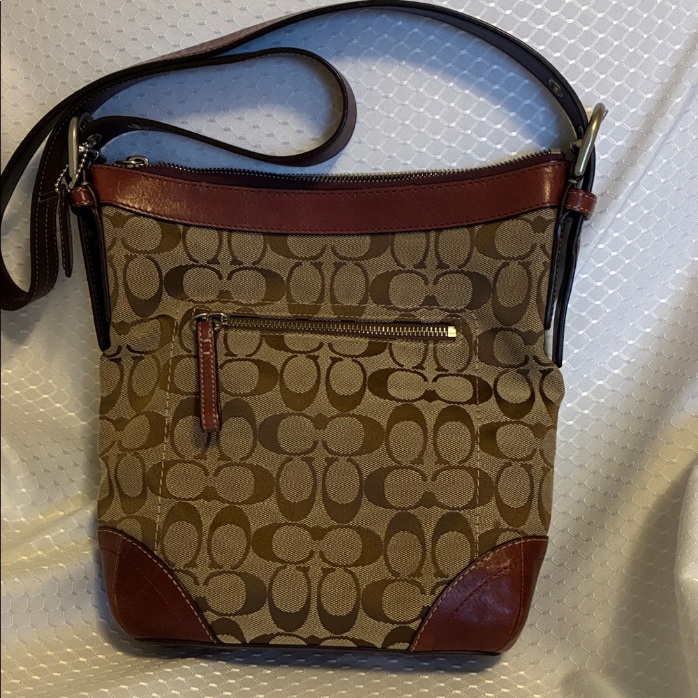 Coach Vintage Signature Jacquard Crossbody EUC